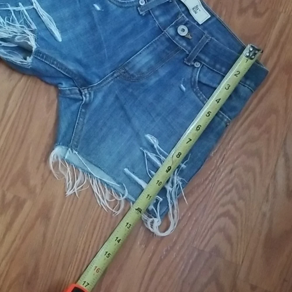 Levi's‎ Cutoffs distressed shorts size 10